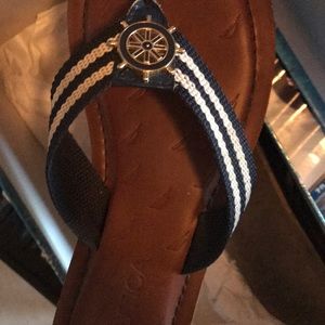 Nautica Women’s Thong Sandal